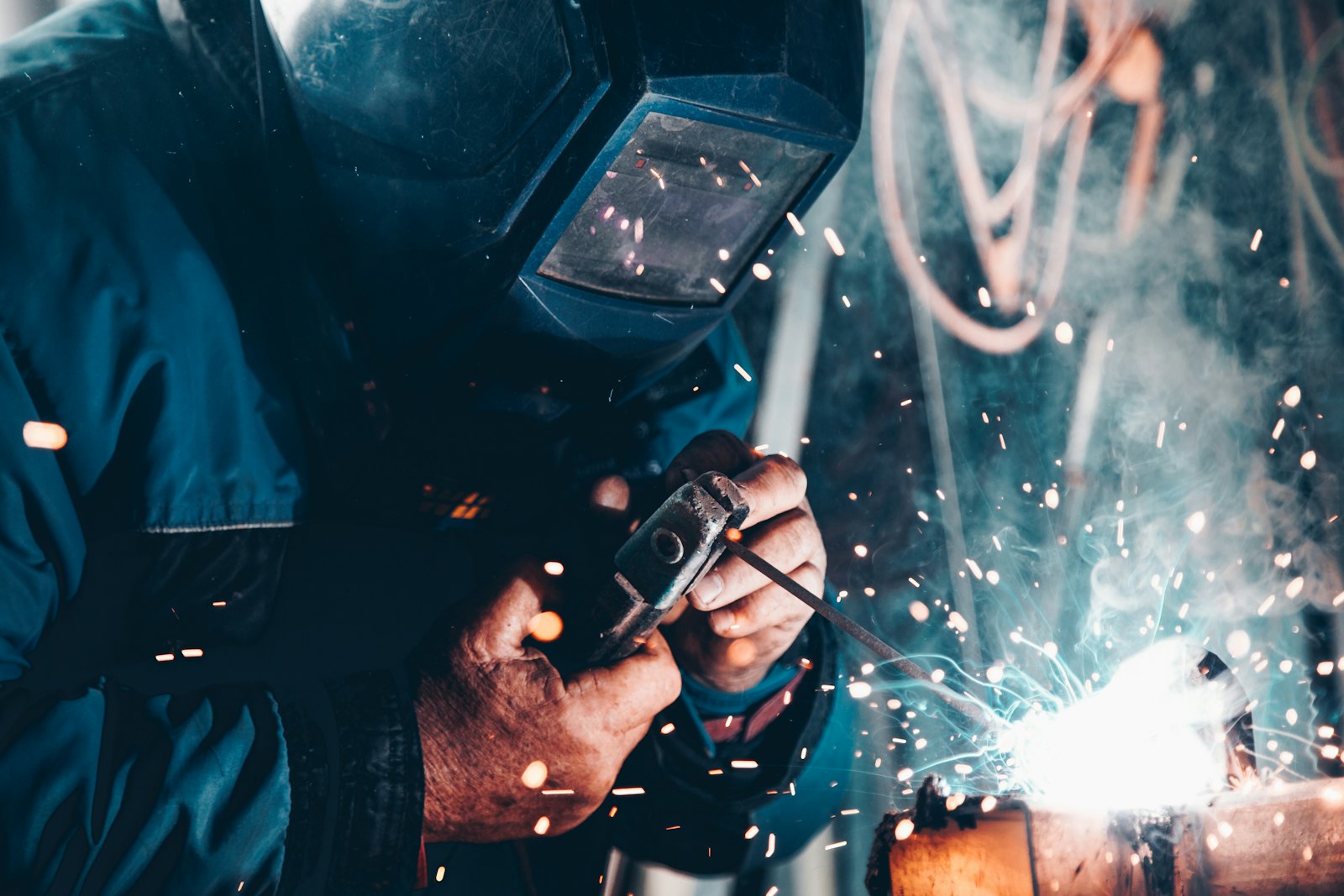 Pipe welding in the workshop